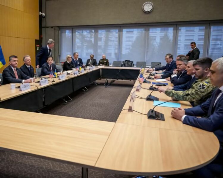 ترامب يتهم أوكرانيا بـ”عدم الامتنان” وخطة السلام تواجه شكوكاً أوروبية 1 ترامب يتهم أوكرانيا بـ”عدم الامتنان” وخطة السلام تواجه شكوكاً أوروبية 2025