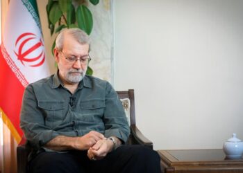 لاريجاني يلوّح بالتصعيد بعد اغتيال طباطبائي الرجل الثاني في حزب الله 2025