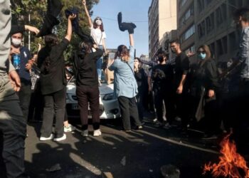 عام العنف في إيران: مقتل ١١٠ إمرأة و انتهاكات صادمة ضد النساء والأقليات الجندرية في كل المحافظات 2025