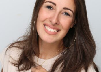 جيلان علاء تثير جدل واسع في مصر بـ فيديو "سبت البلكونة" الكومباوند 2025