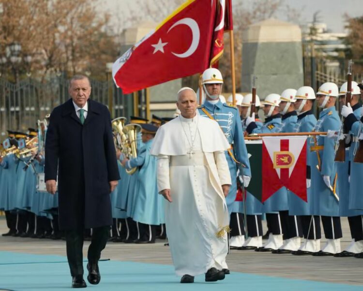 البابا ليو يبدأ أول رحلة خارجية: تركيا ولبنان منصة للسلام والوحدة في الشرق الأوسط 2026