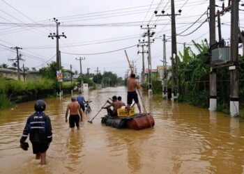 إعصار "ديتفا" يدمر سريلانكا: فيضانات نهر كيلاني تشرّد الآلاف.. والهند تتدخل للمساعدة 2025