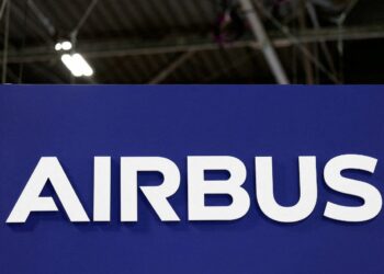 أزمة عالمية في حركة الطيران: تحديث 6 آلاف طائرة إيرباص A320 يوقف الرحلات ويضرب أسواق السفر 2025