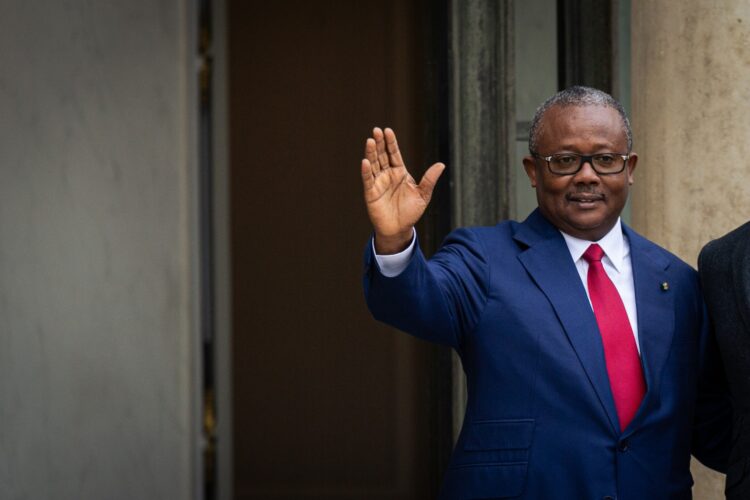 لجوء سيسوكو إمبالو إلى برازافيل: الرئيس المخلوع يلجأ إلى حليفه دوني ساسو نغيسو 2026