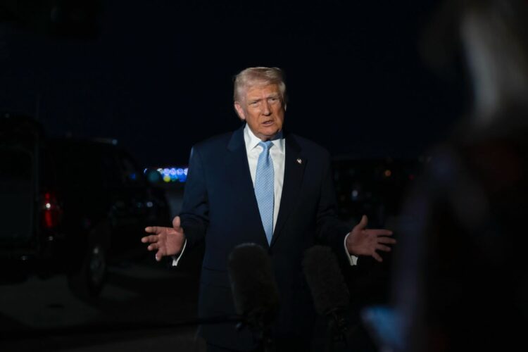 ترامب يعلن إغلاق المجال الجوي فوق فنزويلا وفنزويلا تتمسك بسيادة أراضيها 2025