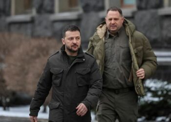 زلينسكي يعلن استقالة مدير مكتبه أندريه يرماك بعد كشف فضيحة فساد واسعة هزت أوكرانيا 4 زلينسكي يعلن استقالة مدير مكتبه أندريه يرماك بعد كشف فضيحة فساد واسعة هزت أوكرانيا 2025