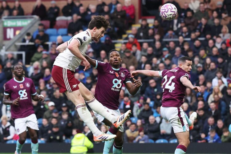 أرسنال يسحق سلافيا براغ بثلاثة أهداف نظيفة فى مباراة اليوم الثلاثاء ٤ نوفمبر في دوري أبطال أوروبا 2025