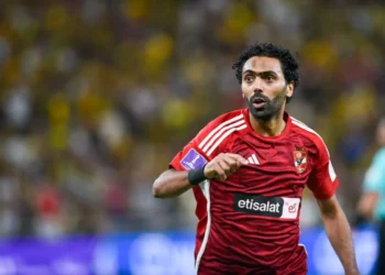 الشحات بين مقصلة الدكة وإغراء المغرب.. هل يدفع الأهلي ثمن تشبع النجوم؟ 2025