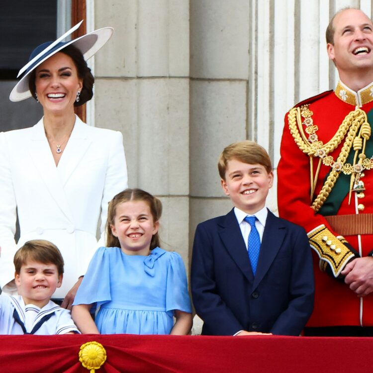نكشف اسرار لاول مرة … لماذ أصر ولى عهد بريطانيا الامير وليام على ترك القصر الملكى برفقة اسرته بشكل عاجل ؟ 2025