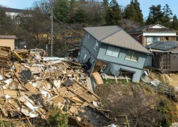 الأرض تهتز من طوكيو إلى أنطاليا.. يوم الزلازل الذي أقلق نصف الكرة الشمالي 5 الأرض تهتز من طوكيو إلى أنطاليا.. يوم الزلازل الذي أقلق نصف الكرة الشمالي 2025