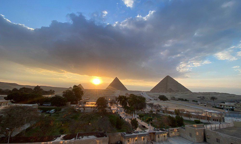 مشروع عالمى ضخم حول الأهرامات… هل تحتفظ المنطقة بهويتها بعدها أم مجرد واجهة استثمارية تطمس التراث 2 مشروع عالمى ضخم حول الأهرامات… هل تحتفظ المنطقة بهويتها بعدها أم مجرد واجهة استثمارية تطمس التراث 2025