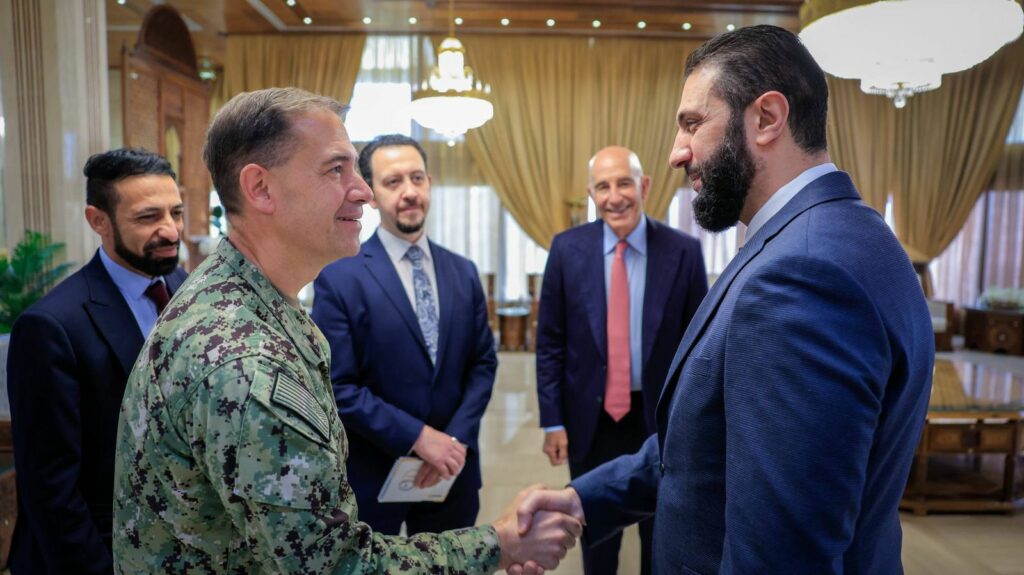 خلاف أميركي – إسرائيلي يتعمّق حول «سوريا الجديدة» وسط توجه واشنطن للتعاون الأمني مع دمشق 2 خلاف أميركي – إسرائيلي يتعمّق حول «سوريا الجديدة» وسط توجه واشنطن للتعاون الأمني مع دمشق 2025