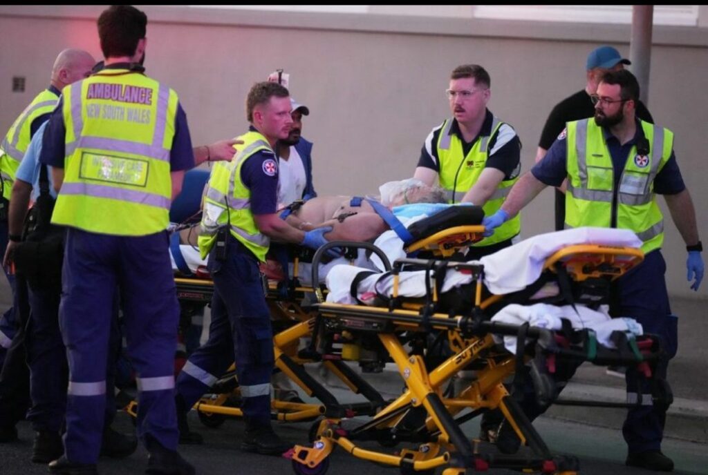 مسلم ينقذ عشرات اليهود من الموت فى سيدنى ويتحول لبطل قومى ، اعرف التفاصيل كاملة 2 مسلم ينقذ عشرات اليهود من الموت فى سيدنى ويتحول لبطل قومى ، اعرف التفاصيل كاملة 2025