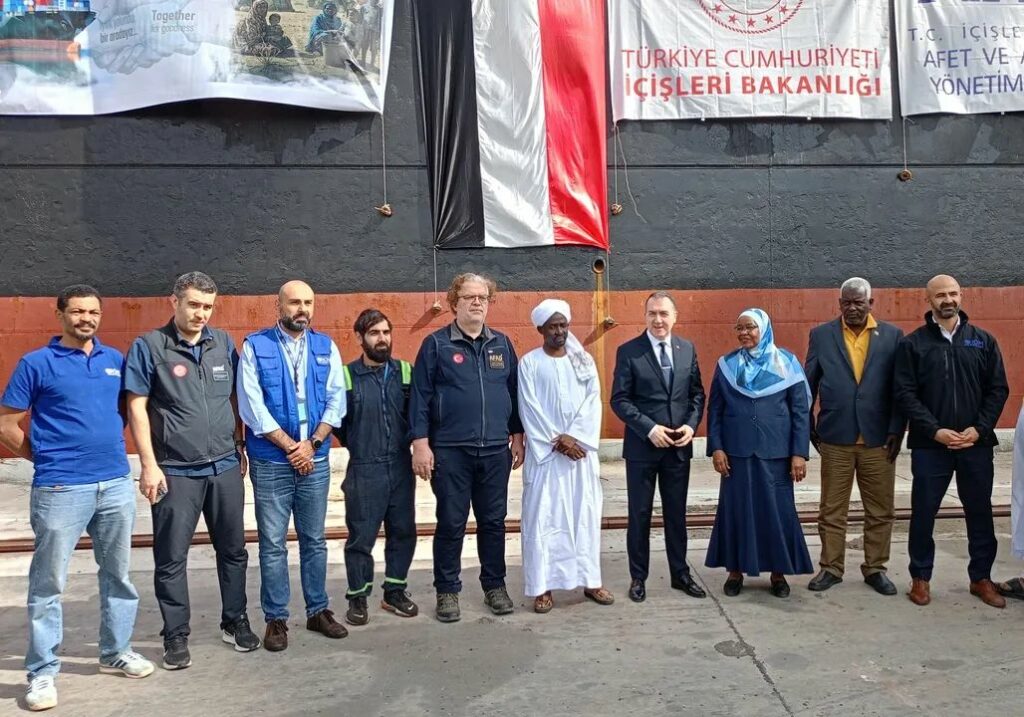 تركيا تقدم مساعدات إغاثة للسودان : تسلّم أول دفعة من 30 ألف خيمة إغاثية لدعم النازحين والأزمة الإنسانية 2025