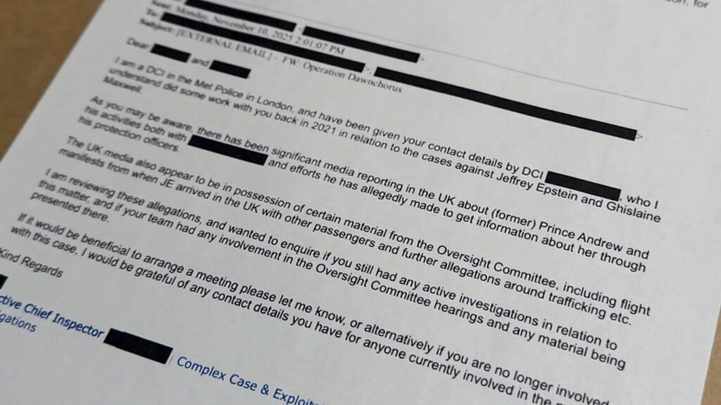 فضيحة إبستين تتوسع: وزارة العدل الأمريكية تسحب ملفات صادمة تظهر فيها شخصيات عربية وعالمية بارزة 2025