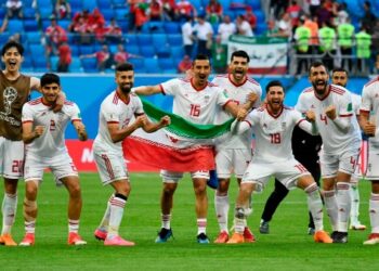 الفيفا يُربك الفراعنة قبل المونديال: نقل مفاجئ لمباراة مصر وإيران يشعل الجدل 2025