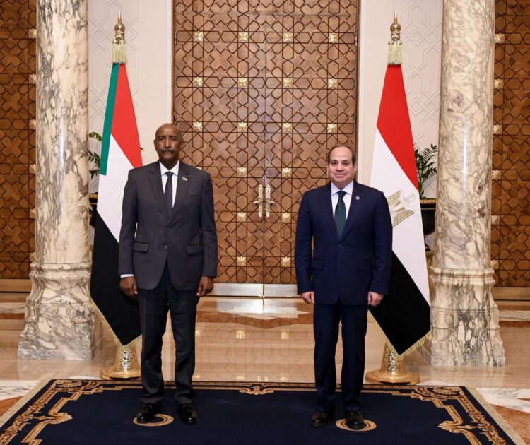 السيسي يستقبل البرهان ويؤكد دعم مصر الكامل لوحدة السودان واستقراره 1 السيسي يستقبل البرهان ويؤكد دعم مصر الكامل لوحدة السودان واستقراره 2025