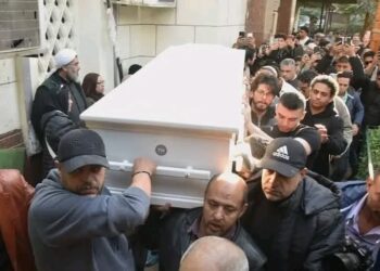 جنازة الفنانة المصرية سمية الألفي بلا ابنها احمد الفيشاوي : غياب قهرى أم حلقة جديدة فى مسلسل محاكمة الفيشاوي؟ 2025