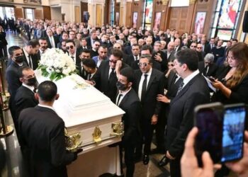 الفنان المصرى هاني رمزي بين دموع فراق الأم وعودة ثقيلة في رمضان 2025