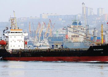 حرب بين الأساطيل البحرية قرب السواحل التركية: المضائق التركية تتحول لساحة صراع غير معلن بين روسيا وأوكرانيا 2025