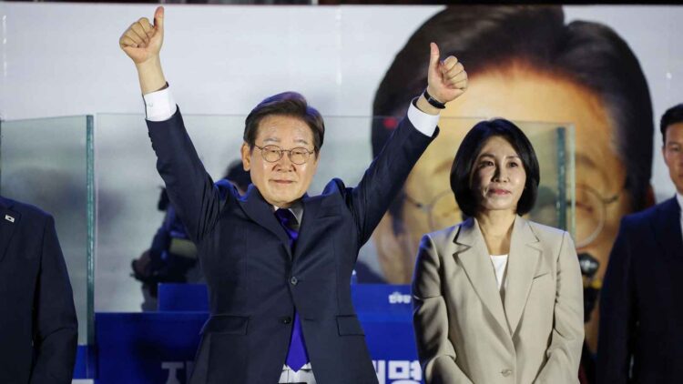 لي جيه ميونغ يوجه رسالة "عودة الاتصالات" إلى زعيم كوريا الشمالية 1 لي جيه ميونغ يوجه رسالة "عودة الاتصالات" إلى زعيم كوريا الشمالية 2025