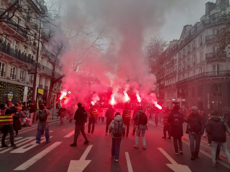 مشروع موازنة 2026 يفجر احتجاجات واسعة في فرنسا 2025