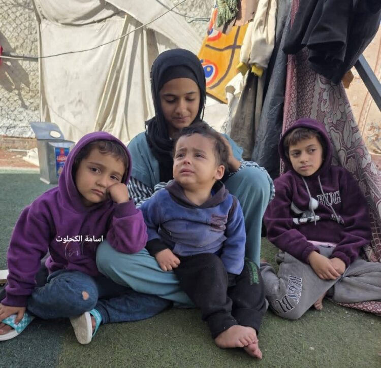 مأساة رهف بدر.. الطفلة التي أصبحت أما لأربعة أيتام في خيام غزة 1 مأساة رهف بدر.. الطفلة التي أصبحت أما لأربعة أيتام في خيام غزة 2025