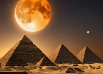 القمر العملاق الأخير في 2025: "القمر البارد" يضيء سماء الأهرامات الخميس 4 ديسمبر 2025