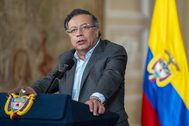 "لا توقظ النمر": بيترو يرد بحدة على تهديد ترامب بـ"ضربات عسكرية" لكولومبيا 1 "لا توقظ النمر": بيترو يرد بحدة على تهديد ترامب بـ"ضربات عسكرية" لكولومبيا 2025