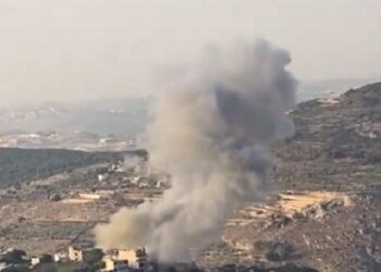 تصعيد على الحدود: غارات إسرائيلية مكثفة تستهدف "محرونة" و"جباع" في جنوب لبنان 2025