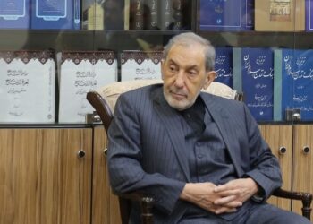 مستشار خامنئي يهدد الإمارات: "صبر إيران ليس بلا حدود" بعد بيان التعاون الخليجي حول الجزر الثلاث 2025