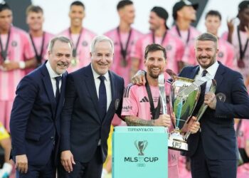 ميسي يقود إنتر ميامي للتتويج التاريخي بكأس الدوري الأمريكي ويودع بوسكيتس وألبا 2 ميسي يقود إنتر ميامي للتتويج التاريخي بكأس الدوري الأمريكي ويودع بوسكيتس وألبا 2025