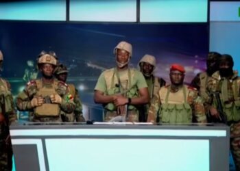 محاولة انقلاب فاشلة تهز كوتونو: الجيش يستعيد السيطرة على بنين 10 محاولة انقلاب فاشلة تهز كوتونو: الجيش يستعيد السيطرة على بنين 2025