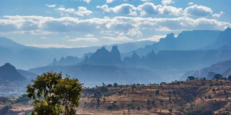 صدع القرن الأفريقي الذي “يمزق” إثيوبيا: وادٍ بطول 4000 ميل يتحول يومًا ما إلى بحر جديد 2025