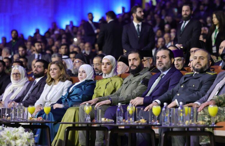 دموع الرئيس السورى احمد الشرع وعقيلته.. لحظات مؤثرة لسماع معاناة السوريين من نظام الأسد ؛؛ شاهد الفيديو 📹 1 دموع الرئيس السورى احمد الشرع وعقيلته.. لحظات مؤثرة لسماع معاناة السوريين من نظام الأسد ؛؛ شاهد الفيديو 📹 2025