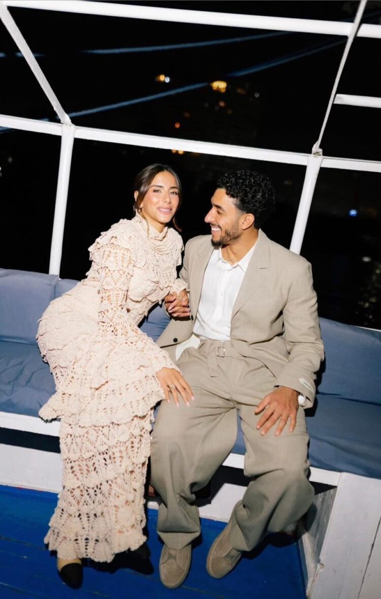 عمر مرموش يختار أسوان وفلوكة رومانسية للاحتفال بخطوبته مع جيلان الجباس "صور" 1 عمر مرموش يختار أسوان وفلوكة رومانسية للاحتفال بخطوبته مع جيلان الجباس "صور" 2025