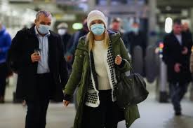 "إنفلونزا خارقة" تضرب بريطانيا وتجتاح أوروبا: المستشفيات في حالة حرجة وإغلاق مدارس وعودة الكمامات 2025