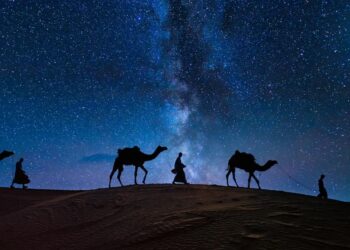 ما هو "نجم بيت لحم" وعلاقته بالتوراة؟ عالم فلك في ناسا يزعم أنه كان مذنبا مرئيا لـ 70 يوما 2025