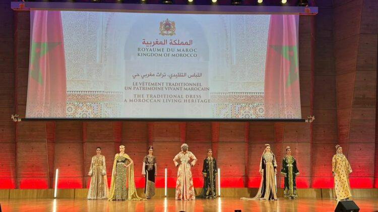 القفطان المغربي : أول لباس شعبي عربي يُدرج في قائمة التراث العالمي لليونسكو 1 القفطان المغربي : أول لباس شعبي عربي يُدرج في قائمة التراث العالمي لليونسكو 2025