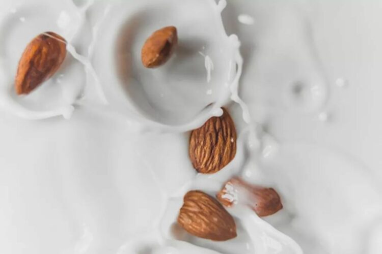 مفاجأة لمرضى السكري: حليب خفيف يضبط السكر ويعزز المناعة! 1 مفاجأة لمرضى السكري: حليب خفيف يضبط السكر ويعزز المناعة! 2025