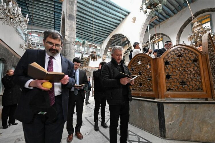 ترخص منظمة لاستعادة ممتلكات اليهود: الطائفة اليهودية تسعى لإحياء وجودها في سوريا بدعم من الشرع 1 ترخص منظمة لاستعادة ممتلكات اليهود: الطائفة اليهودية تسعى لإحياء وجودها في سوريا بدعم من الشرع 2025