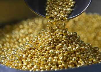 الذهب يرتفع والفضة تحطم الأرقام القياسية: أسواق المعادن في حالة صعود مذهل 2 الذهب يرتفع والفضة تحطم الأرقام القياسية: أسواق المعادن في حالة صعود مذهل 2025