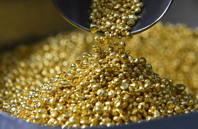 الذهب يرتفع والفضة تحطم الأرقام القياسية: أسواق المعادن في حالة صعود غير مسبوق 1 الذهب يرتفع والفضة تحطم الأرقام القياسية: أسواق المعادن في حالة صعود غير مسبوق 2025