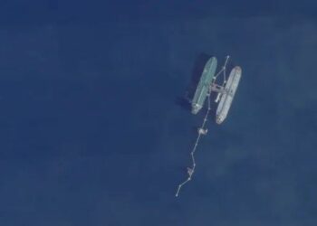 الولايات المتحدة تصادر ناقلة نفط إيرانية استخدمت “أسطول الظل” لإخفاء شحنات إلى الصين وفنزويلا 2025