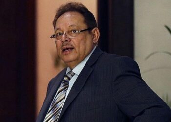 رئيس اليمن الأسبق يفجّر مفاجآت : القصر الرئاسي كان “مشؤومًا”… وصلاحيات الحكم أشعلت جنوب اليمن 2 رئيس اليمن الأسبق يفجّر مفاجآت : القصر الرئاسي كان “مشؤومًا”… وصلاحيات الحكم أشعلت جنوب اليمن 2025