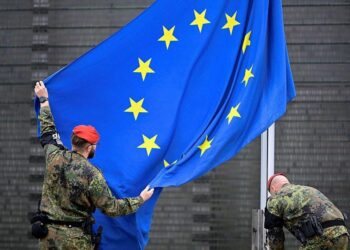 صحف عالمية تحذر: أوروبا تواجه زوالها إذا لم تستقبل المهاجرين 3 صحف عالمية تحذر: أوروبا تواجه زوالها إذا لم تستقبل المهاجرين 2025