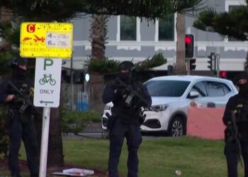 إسرائيل تدين هجوم بوندي وتصفه بـ "الإرهاب الوحشي" المستهدف لليهود 2 إسرائيل تدين هجوم بوندي وتصفه بـ "الإرهاب الوحشي" المستهدف لليهود 2025