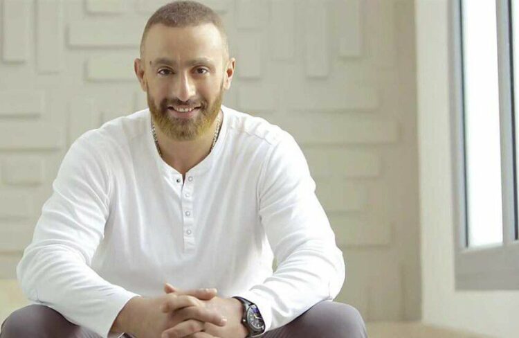 أحمد السقا يتعرض لحملة سخرية بعد فيديو دعم محمد صلاح.. والإفتاء تتدخل 1 أحمد السقا يتعرض لحملة سخرية بعد فيديو دعم محمد صلاح.. والإفتاء تتدخل 2025