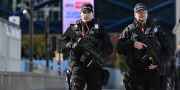 بريطانيا ترفع حالة التأهب: الشرطة تكثف الدوريات في الأحياء اليهودية بلندن عقب هجوم سيدني 2025