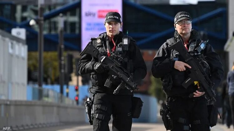 بريطانيا ترفع حالة التأهب: الشرطة تكثف الدوريات في الأحياء اليهودية بلندن عقب هجوم سيدني 1 بريطانيا ترفع حالة التأهب: الشرطة تكثف الدوريات في الأحياء اليهودية بلندن عقب هجوم سيدني 2025